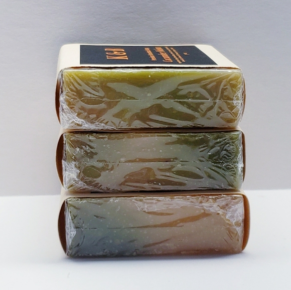CUCUMBER MELON Premium Handmade Natural Bar Soap, 5 oz (3 pack) - Picture 3 of 5
